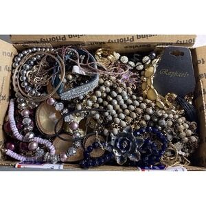 MIXED COSTUME JEWELRY LOT #2 SMALL FLAT RATE BOX 1lb14oz Wearable Not Junk Craft
